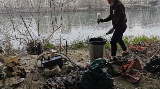 Lyon : une association repêche plus de 3 tonnes de déchets dans le Rhône 