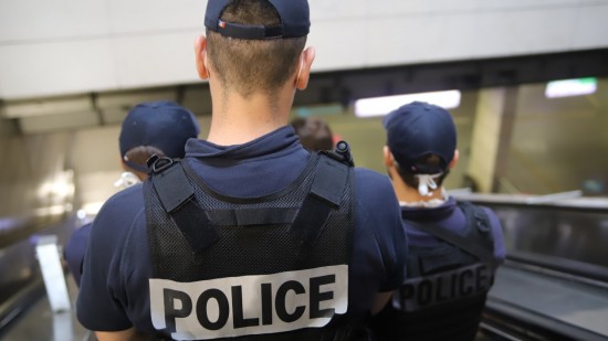 Lyon : il fait des avances à un homme puis tient des propos homophobes et lui vole sa montre Lyon : il fait des avances à un homme puis tient des propos homophobes et lui vole sa montre