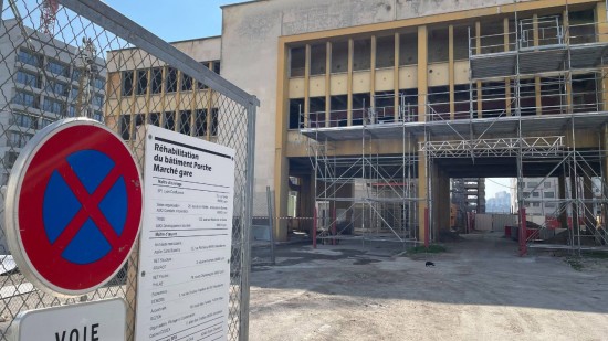 Lyon : un incendie sur un chantier de la Confluence