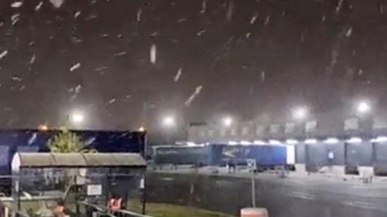 Il a neigé dans la nuit de mardi à mercredi à Lyon ! Il a neigé dans la nuit de mardi à mercredi à Lyon !