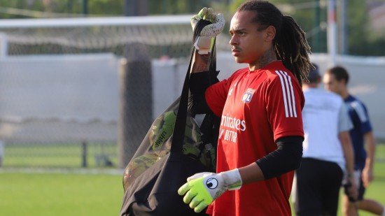 OL : le jeune gardien Kayne Bonnevie signe son premier contrat professionnel