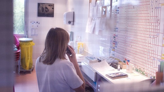 Près de Lyon : l’infirmière qui avait volé de la morphine chez un patient se barricade dans sa voiture Près de Lyon : l’infirmière qui avait volé de la morphine chez un patient se barricade dans sa voiture