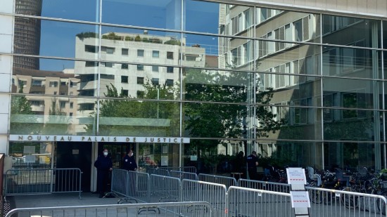 Près de Lyon : condamné pour avoir menacé des élus qui refusaient qu'il installe son food-truck Près de Lyon : condamné pour avoir menacé des élus qui refusaient qu'il installe son food-truck