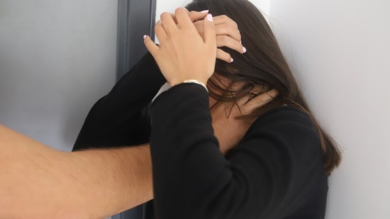 Près de Lyon : il passe à tabac son ex-femme devant leurs enfants Près de Lyon : il passe à tabac son ex-femme devant leurs enfants