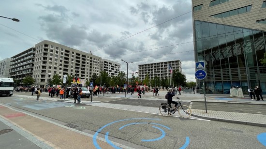 Service public de l'énergie : près de 200 manifestants devant l'Hôtel de Région à Lyon