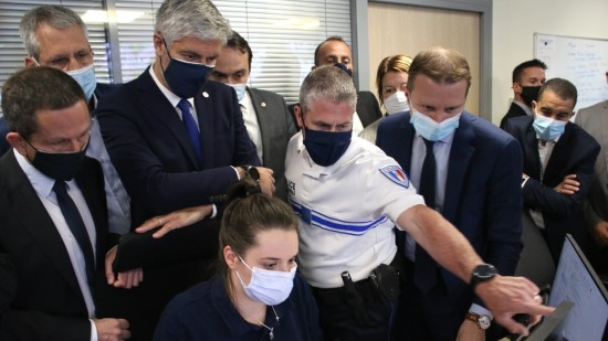 Reconnaissance faciale, suppression des aides, brigades régionales : le plan Sécurité à 300 millions de Laurent Wauquiez