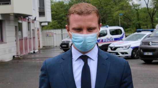 Polémique sur l'appel à la dénonciation à Rillieux : "on est dans la caricature", selon le maire Polémique sur l'appel à la dénonciation à Rillieux : "on est dans la caricature", selon le maire