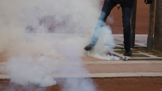 Près de Lyon : la mère de famille frappe un policier en intervention