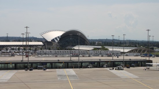 L'aéroport de Lyon Saint-Exupéry promet "zéro émission nette" dès 2026