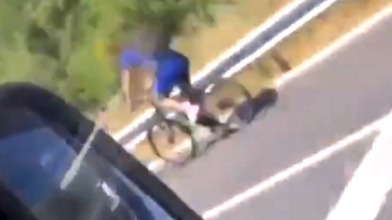 Près de Lyon : un cycliste prend l’autoroute pour rentrer chez lui… à cause de son GPS - VIDEO