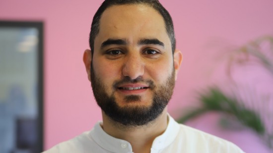 Farid Omeir : "On ne doit pas avoir de complexe, y compris en tant que musulman, à faire de la politique" Farid Omeir : "On ne doit pas avoir de complexe, y compris en tant que musulman, à faire de la politique"