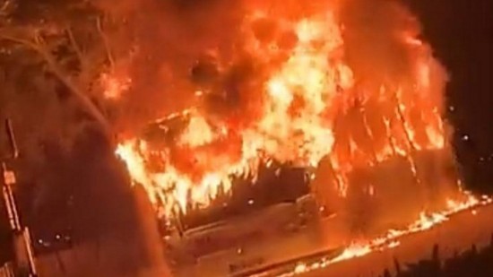 Lyon : de nouveaux incendies volontaires pour le 14 juillet, la police prise à partie à de multiples reprises Lyon : de nouveaux incendies volontaires pour le 14 juillet, la police prise à partie à de multiples reprises