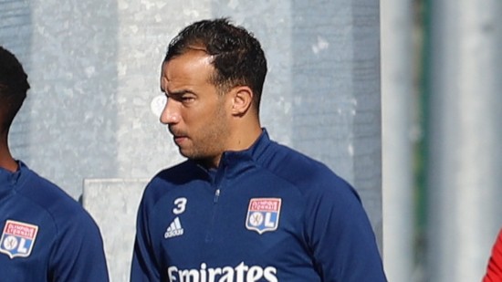 Djamel Benlamri quitte déjà l'OL et file au Qatar Djamel Benlamri quitte déjà l'OL et file au Qatar