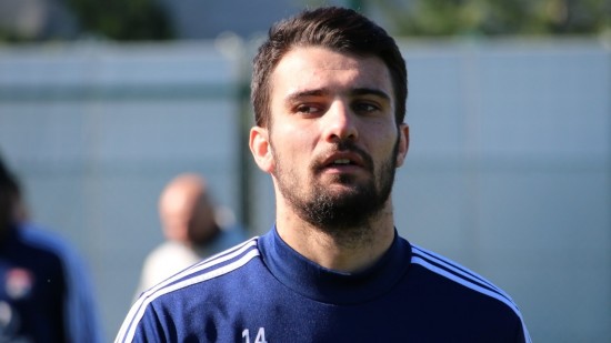 OL : Peter Bosz nomme Léo Dubois comme capitaine ?