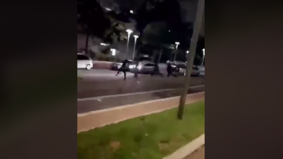 Près de Lyon : un équipage de police ciblé par des jets de projectiles à Rillieux (VIDEO) Près de Lyon : un équipage de police ciblé par des jets de projectiles à Rillieux (VIDEO)