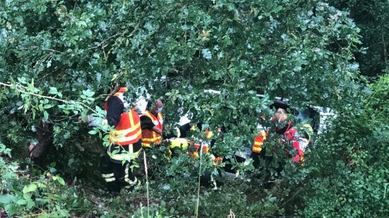 Une voiture tombe dans un ravin de 15 mètres près de Lyon