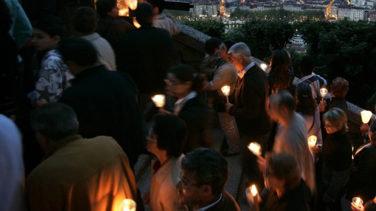 Lyon : 200 personnes ont gravi la colline de Fourvière pour l’Assomption