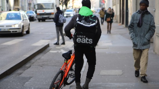 Lyon : rassemblement des livreurs Uber Eats pour soutenir ceux qui ont été bloqués