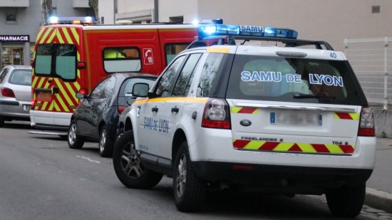 Lyon : atteinte de surdité, elle meurt sous les roues d'un camion de chantier Lyon : atteinte de surdité, elle meurt sous les roues d'un camion de chantier