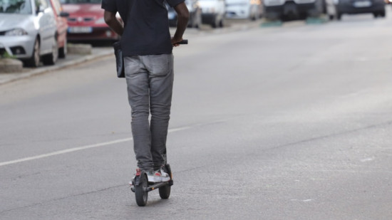 Vaulx-en-Velin : interpellé alors qu’il transportait près d’un kilo de cannabis en trottinette