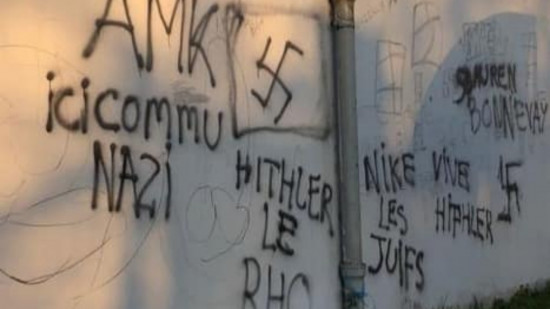 Près de Lyon : des tags à la gloire d’Hitler découverts près de l’école Jean-Moulin à Bron Près de Lyon : des tags à la gloire d’Hitler découverts près de l’école Jean-Moulin à Bron