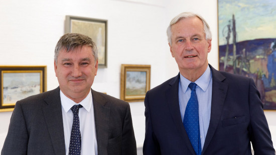 Congrès LR : le président du Département du Rhône se range derrière Michel Barnier