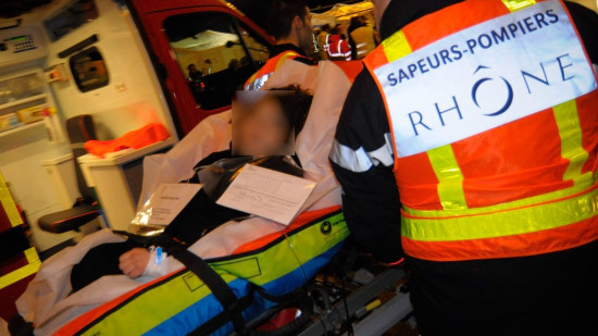 Drame près de Lyon : un accident fait un mort et huit blessés, trois enfants touchés Drame près de Lyon : un accident fait un mort et huit blessés, trois enfants touchés