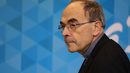 Démission du cardinal Barbarin : le pape François remercie l'ancien archevêque de Lyon "pour sa dignité"