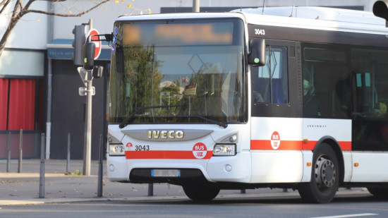 Près de Lyon : une adolescente agressée sexuellement dans un bus Près de Lyon : une adolescente agressée sexuellement dans un bus