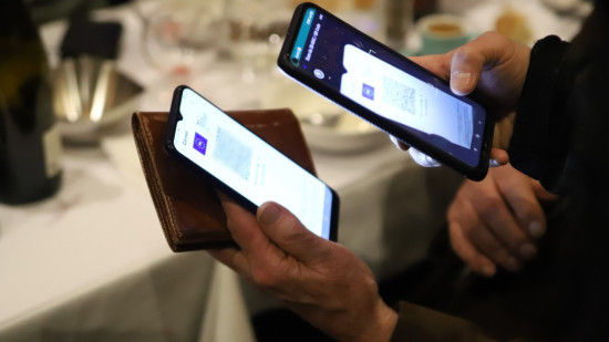 Lyon : la femme faussaire avait édité des milliers de faux pass sanitaires