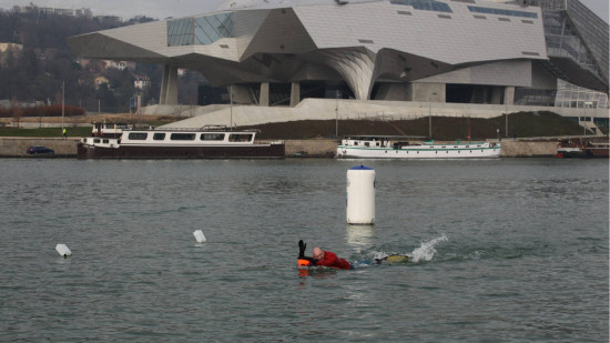 Ils vont traverser Lyon à la nage avec des palmes ce dimanche ! Ils vont traverser Lyon à la nage avec des palmes ce dimanche !