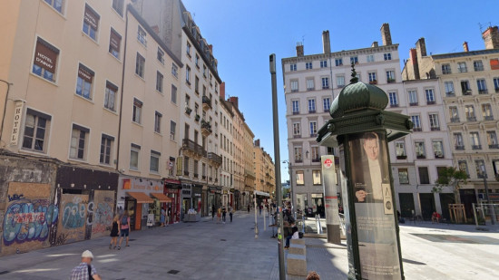 Lyon : un adolescent grièvement blessé par balle à son domicile de la rue Victor-Hugo