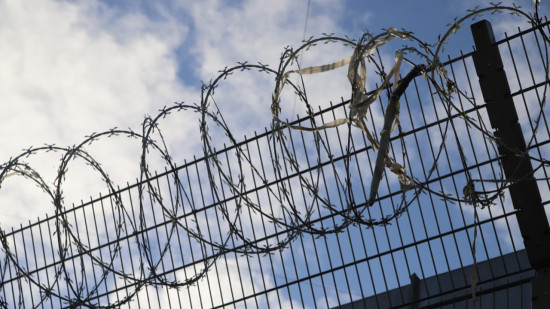 Dans la région : il s’évade de prison à l’aide d’une corde fabriquée avec des draps