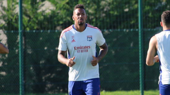 OL : Jérôme Boateng puni après une bagarre avec Bruno Guimaraes et un vif échange avec Peter Bosz ?