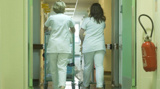 Suppressions de postes et de lits à la maternité de Lyon-Sud : les sage-femmes en grève illimitée à partir de ce lundi