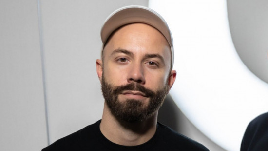 Attendu prochainement en Russie et en Ukraine, le caladois Woodkid obligé d’annuler sa tournée