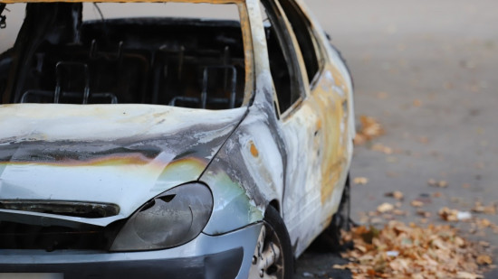Lyon : condamné à 9 mois de prison pour avoir volontairement incendié sa voiture Lyon : condamné à 9 mois de prison pour avoir volontairement incendié sa voiture