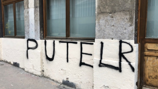 Le domicile d'une candidate LR aux législatives tagué à Lyon Le domicile d'une candidate LR aux législatives tagué à Lyon