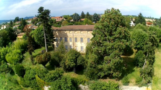Près de Lyon : une maison de maître vandalisée, des croix gammées retrouvées Près de Lyon : une maison de maître vandalisée, des croix gammées retrouvées