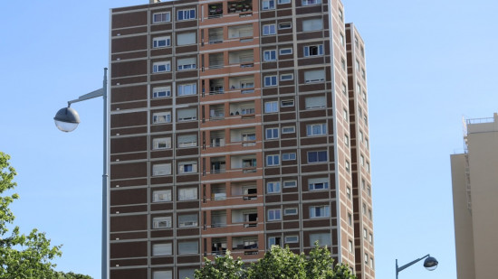 Vénissieux : un nouveau coup de feu à travers la porte d’un appartement