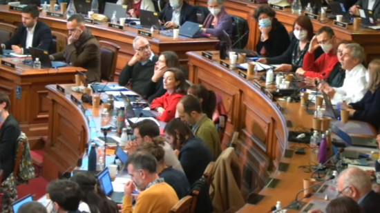 Ambiance électrique voire pesante, invectives, ricanements : vivement les vacances pour le conseil municipal de Lyon !