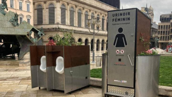 Urinoirs au pied de l’Opéra de Lyon : l’opposition consternée