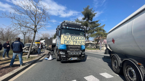 Hausse des prix des carburants : manifestation annulée ce mercredi devant la raffinerie de Feyzin Hausse des prix des carburants : manifestation annulée ce mercredi devant la raffinerie de Feyzin