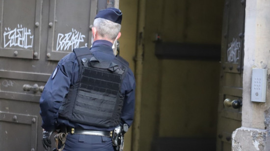 Lyon : Une fillette livrée à elle-même au milieu des excréments