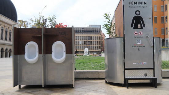 Urinoirs place Louis-Pradel : les écologistes maintiennent l’expérimentation jusqu’à fin septembre