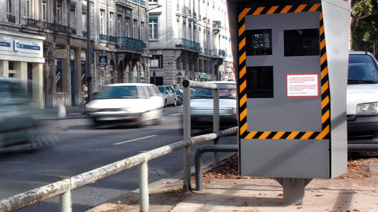 Bientôt 100 radars déployés dans la Métropole de Lyon : les axes à 30km/h concernés ? Bientôt 100 radars déployés dans la Métropole de Lyon : les axes à 30km/h concernés ?