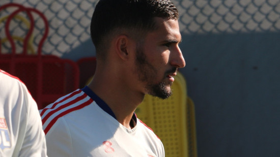 Le Betis Séville prêt à associer Houssem Aouar (OL) à Nabil Fekir