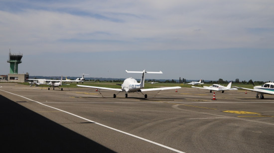 A&eacute;roport de Lyon-Bron : sept membres d'Extinction Rebellion arr&ecirc;t&eacute;s au salon France Air expo