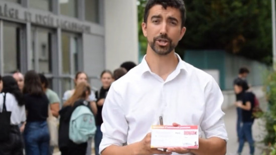 Législatives à Lyon : en distribuant des faux chèques, Benjamin Badouard (NUPES) était-il dans l'illégalité ? Législatives à Lyon : en distribuant des faux chèques, Benjamin Badouard (NUPES) était-il dans l'illégalité ?