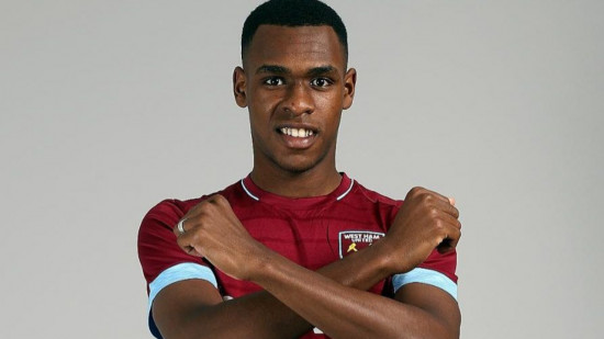 Après Malacia, l'OL également doublé sur Issa Diop par un club anglais Après Malacia, l'OL également doublé sur Issa Diop par un club anglais